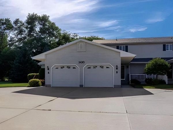 2430 Rosewood North Drive, Unit B, Mount Pleasant, MI 48858
