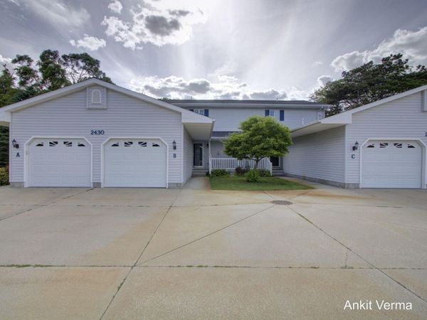 2430 Rosewood North Drive, Unit B, Mount Pleasant, MI 48858