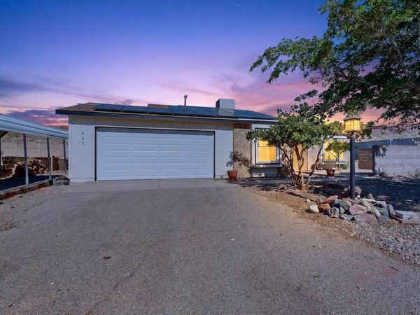 541 7th Avenue NE, Rio Rancho, NM 87124