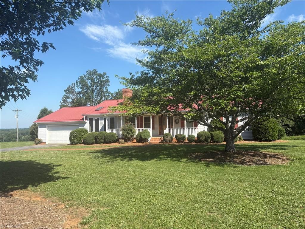 4401 Cherrywood Road, East Bend, NC 27018 Main Photo
