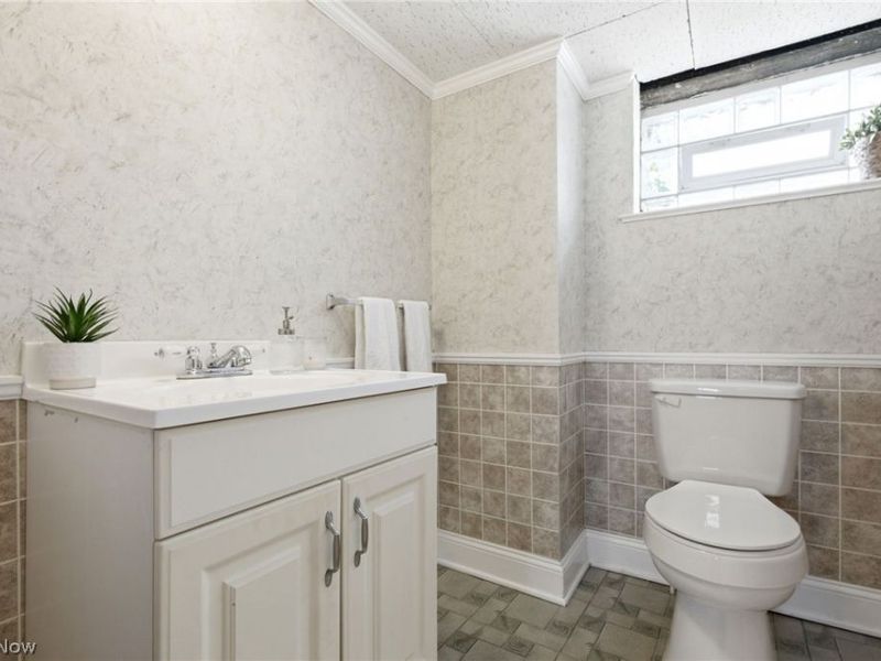 1348 Saint Charles Avenue, Lakewood, OH 44107 Photo 30