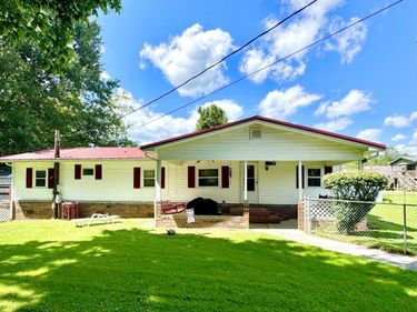 908 Manchester Avenue, Middlesboro, KY 40965