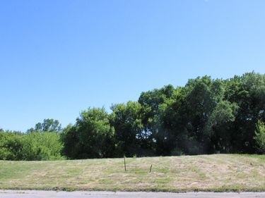 1359 Southfork Drive SE, Hutchinson, MN 55350