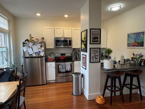 1871 Beacon St, Unit 5, Brookline, MA 02445