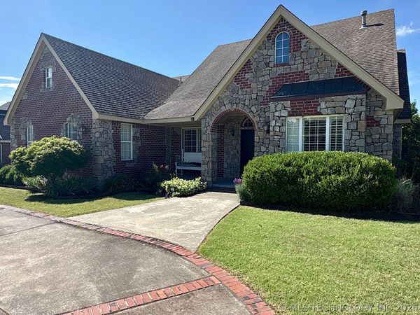 1025 E 13th Street , Cushing, OK 74023