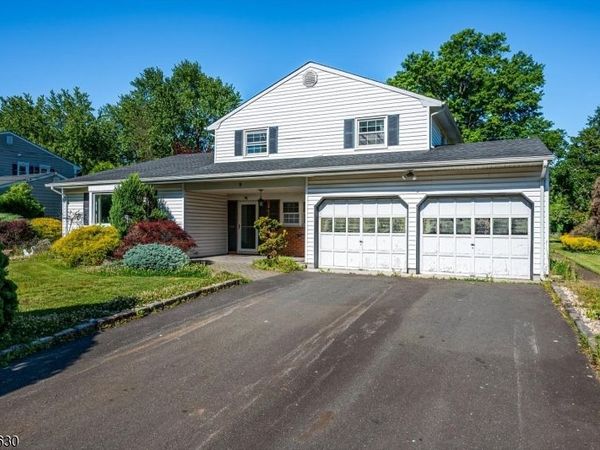9 Annette Dr, Edison, NJ 08820
