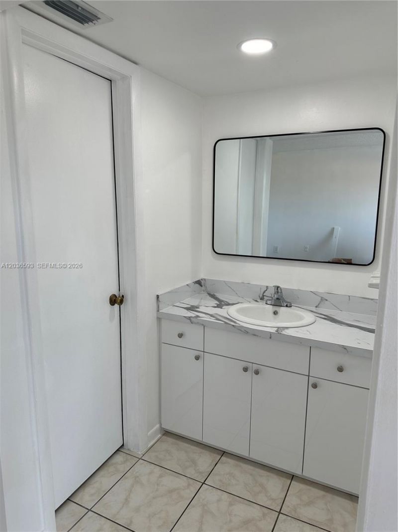 1855 W 60th St , Unit 345, Hialeah, FL 33012 Photo