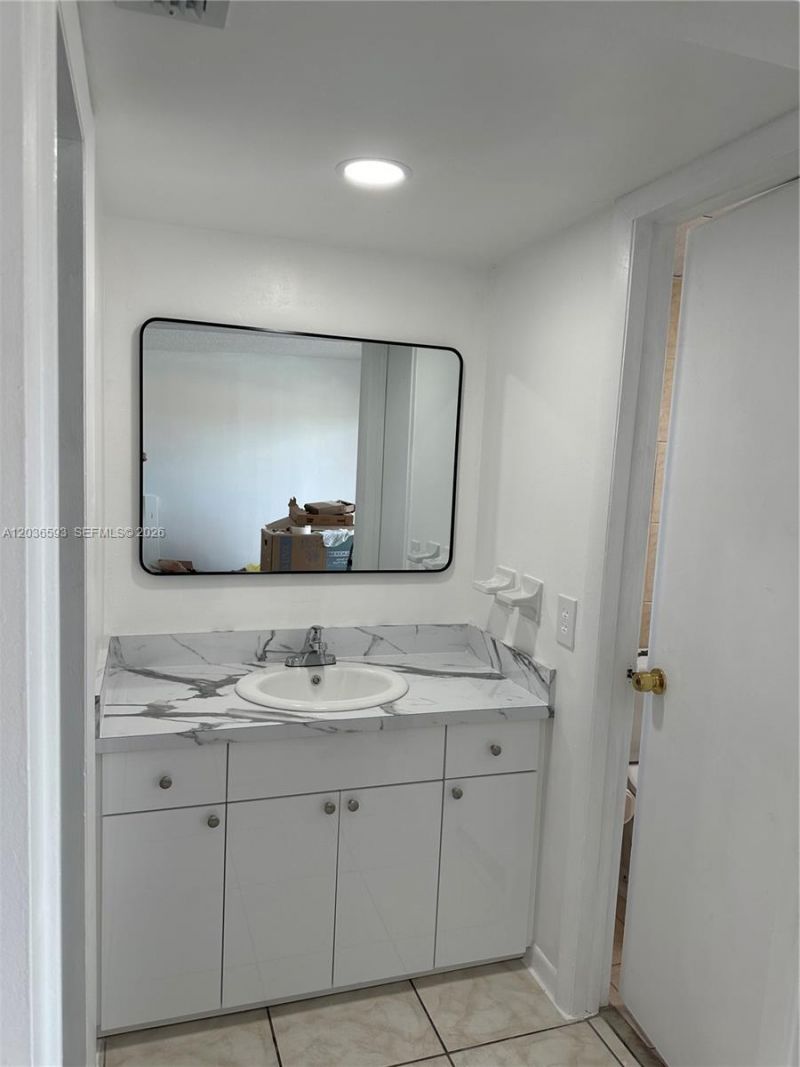 1855 W 60th St , Unit 345, Hialeah, FL 33012 Photo