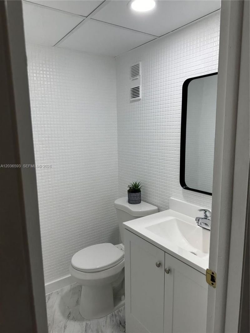 1855 W 60th St , Unit 345, Hialeah, FL 33012 Photo