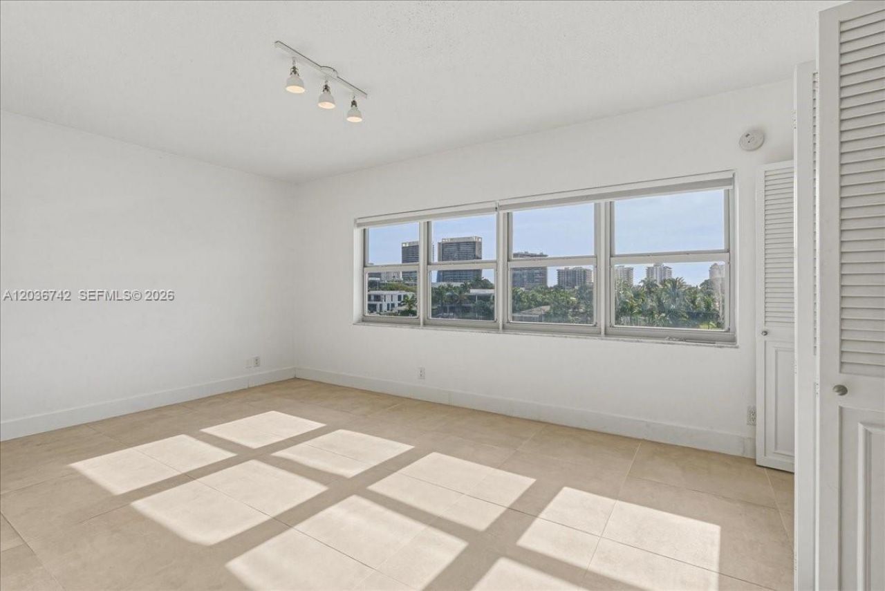 9381 E Bay Harbor Dr, Unit 404S, Bay Harbor Islands, FL 33154 Photo