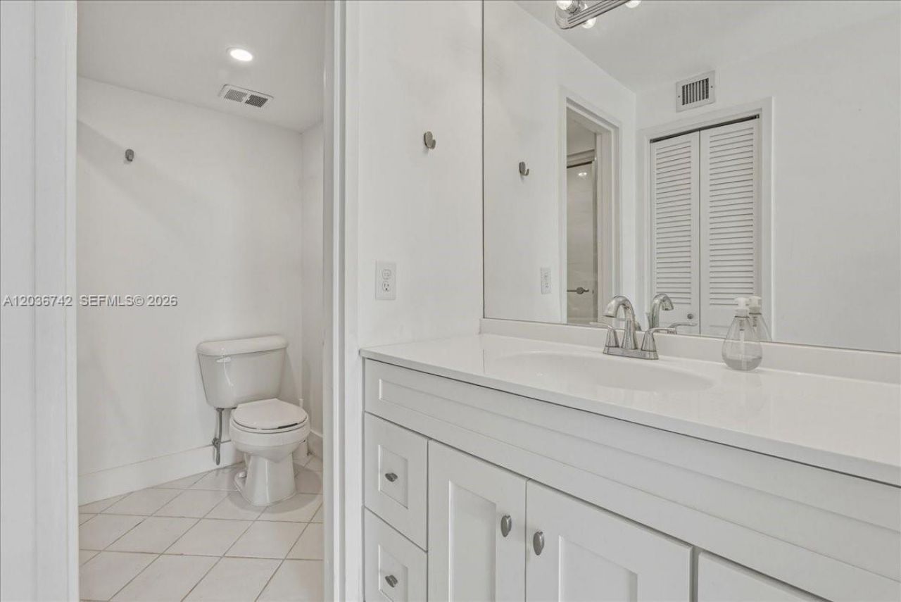 9381 E Bay Harbor Dr, Unit 404S, Bay Harbor Islands, FL 33154 Photo