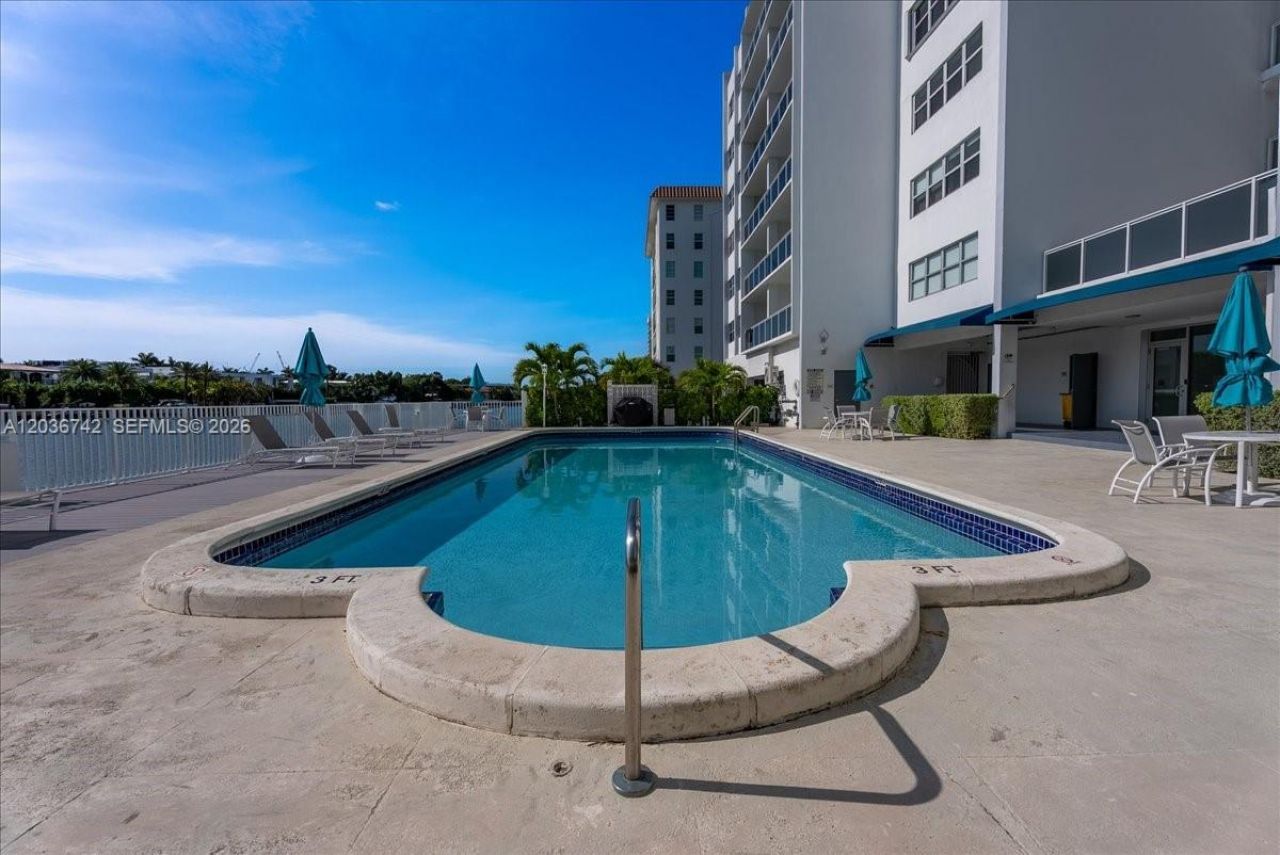 9381 E Bay Harbor Dr, Unit 404S, Bay Harbor Islands, FL 33154 Photo