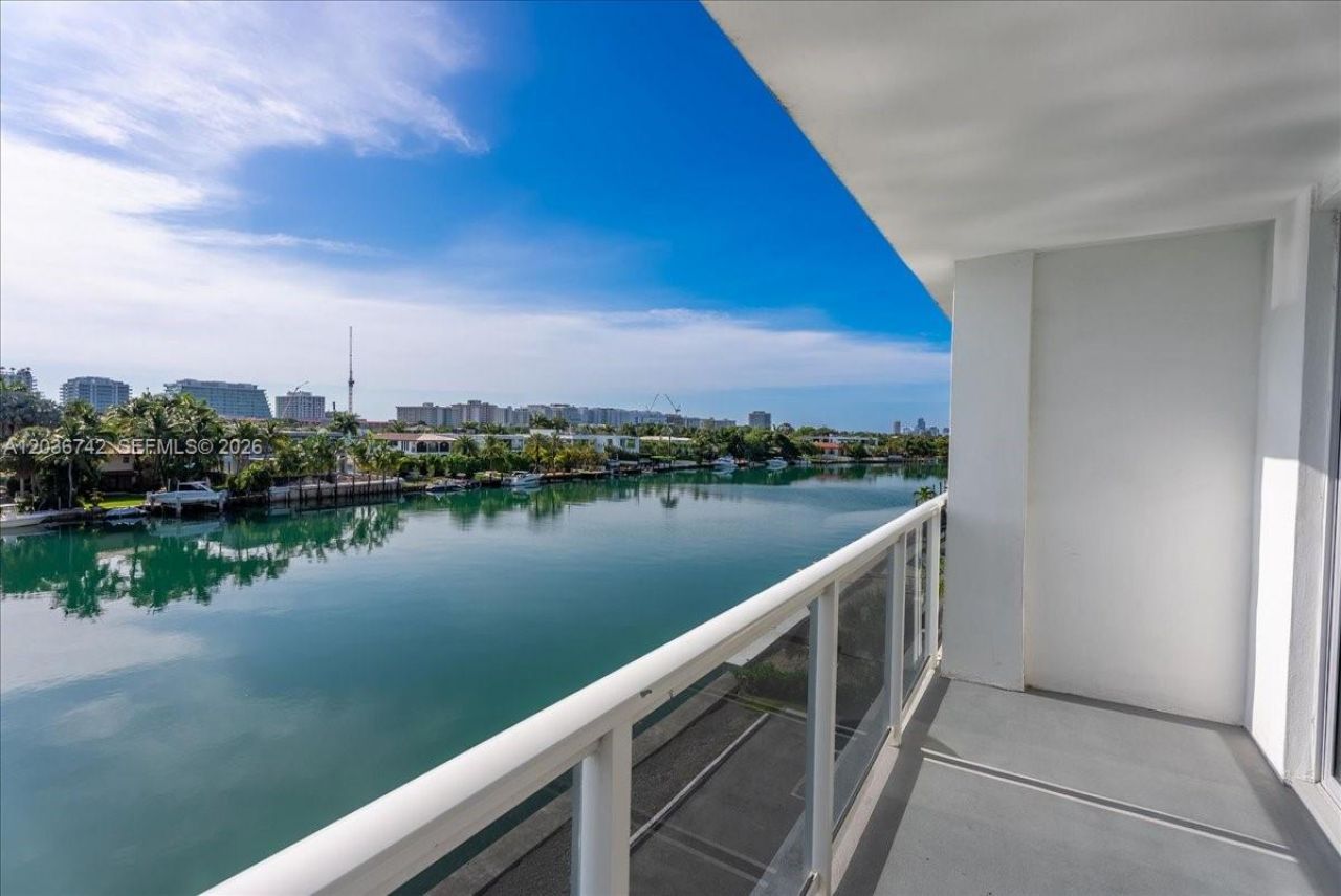 9381 E Bay Harbor Dr, Unit 404S, Bay Harbor Islands, FL 33154 Photo