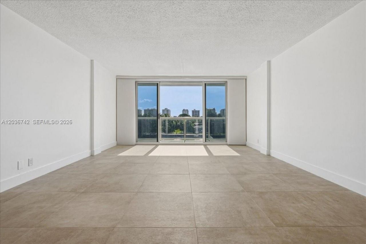 9381 E Bay Harbor Dr, Unit 404S, Bay Harbor Islands, FL 33154 Photo