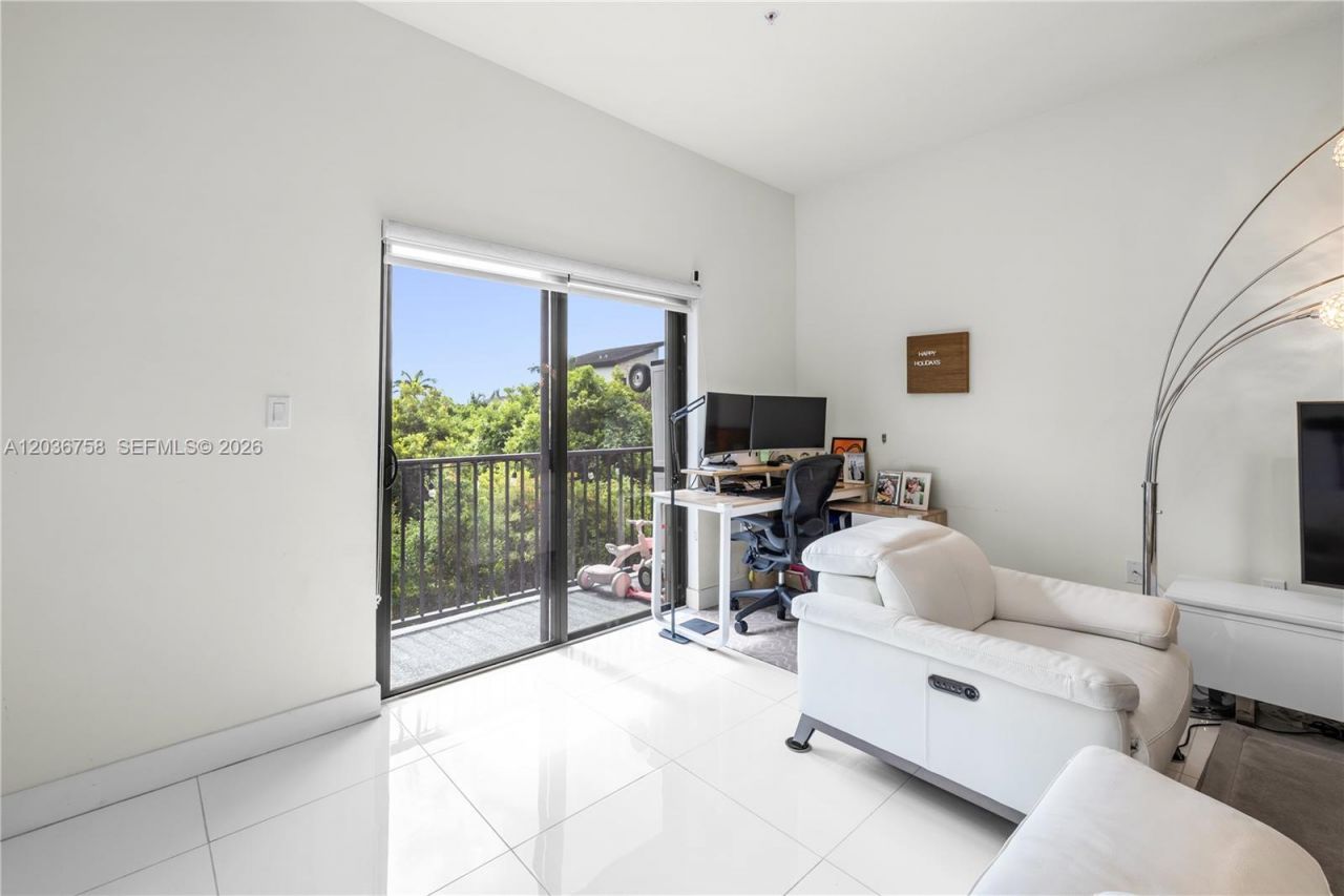 7925 NW 104th Ave , Unit 21, Doral, FL 33178 Photo