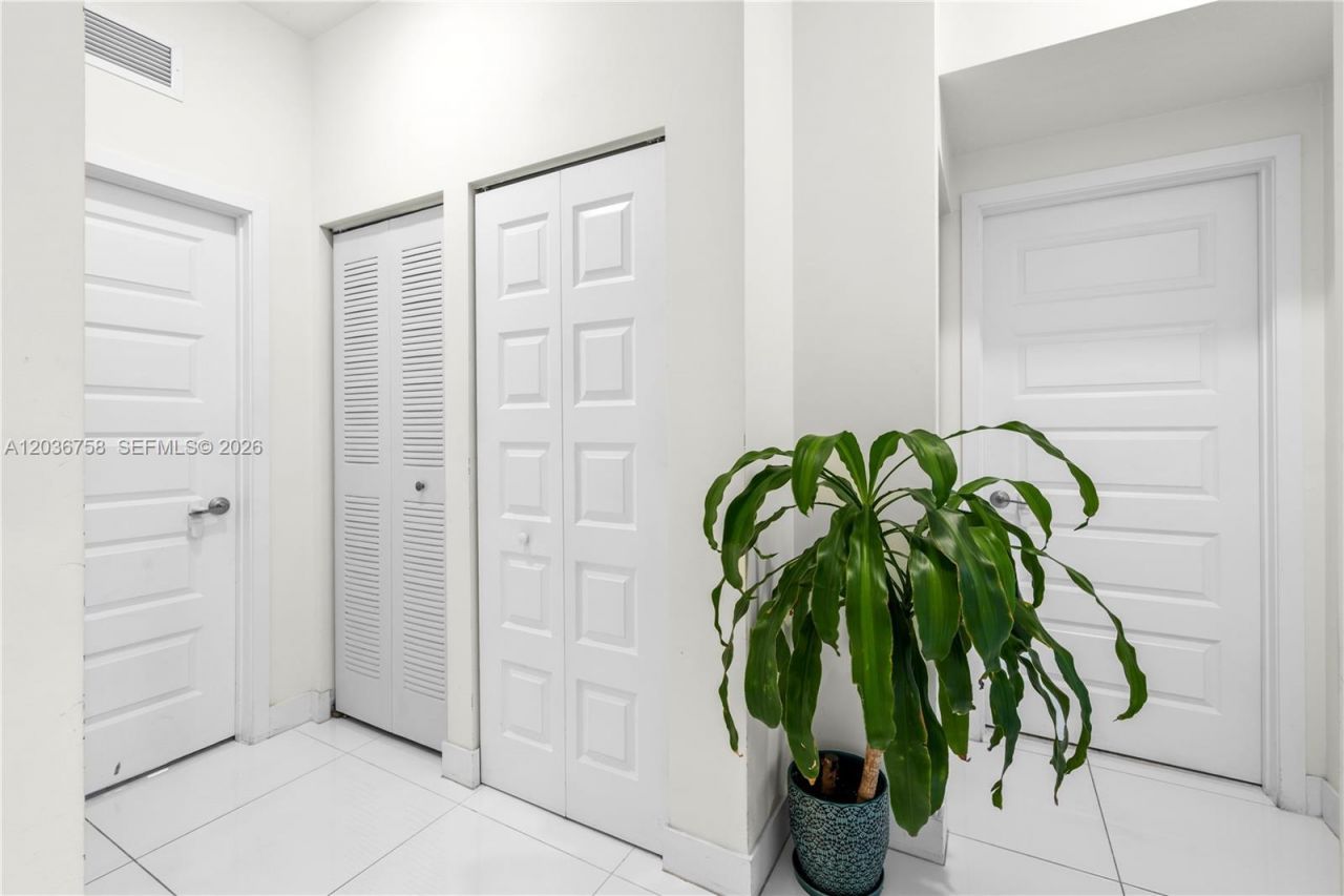 7925 NW 104th Ave , Unit 21, Doral, FL 33178 Photo