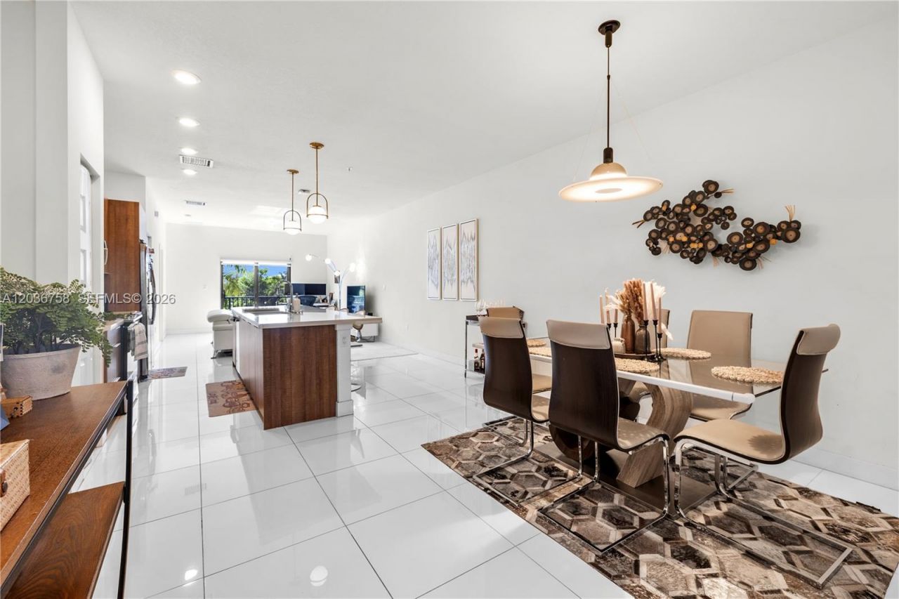 7925 NW 104th Ave , Unit 21, Doral, FL 33178 Photo