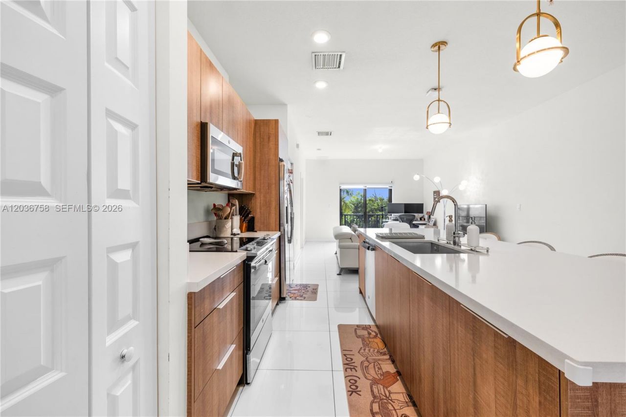 7925 NW 104th Ave , Unit 21, Doral, FL 33178 Photo