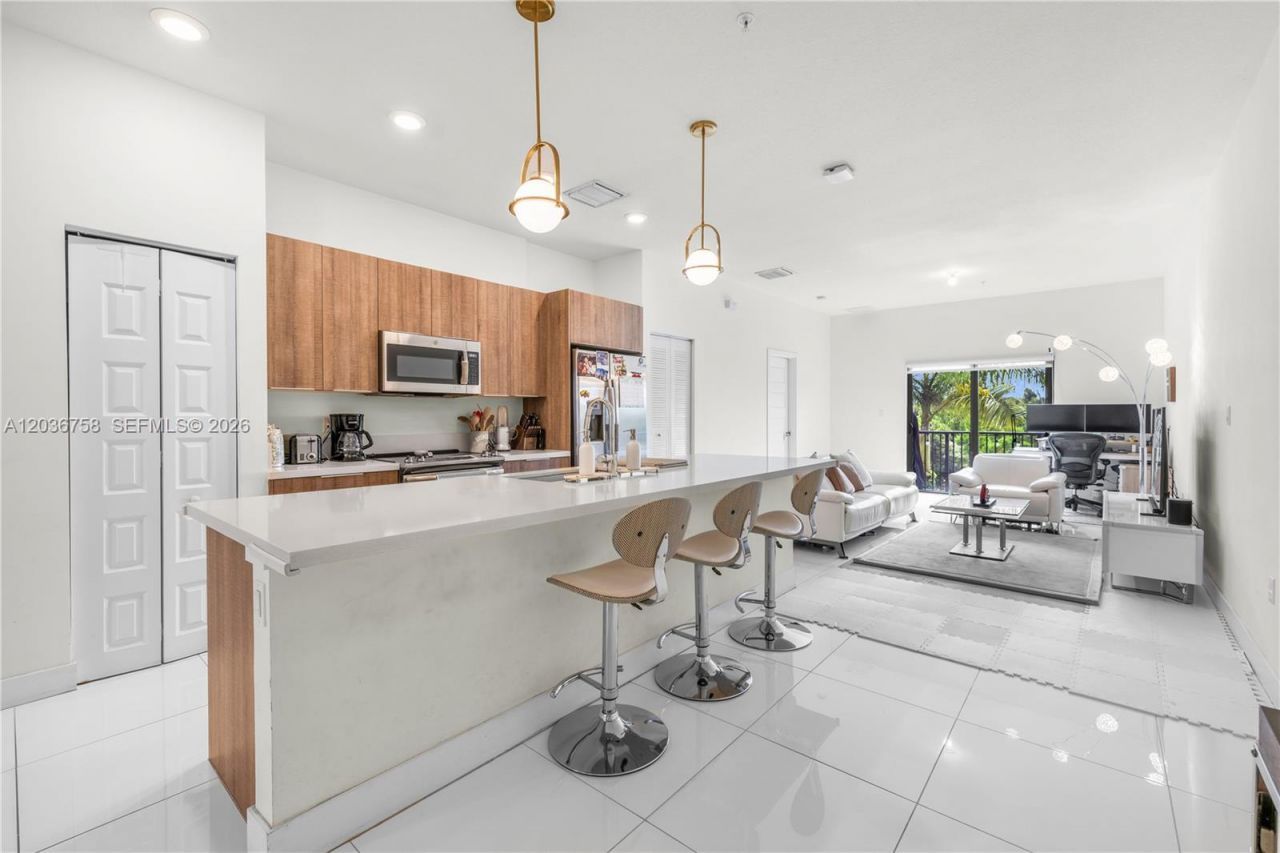 7925 NW 104th Ave , Unit 21, Doral, FL 33178 Photo