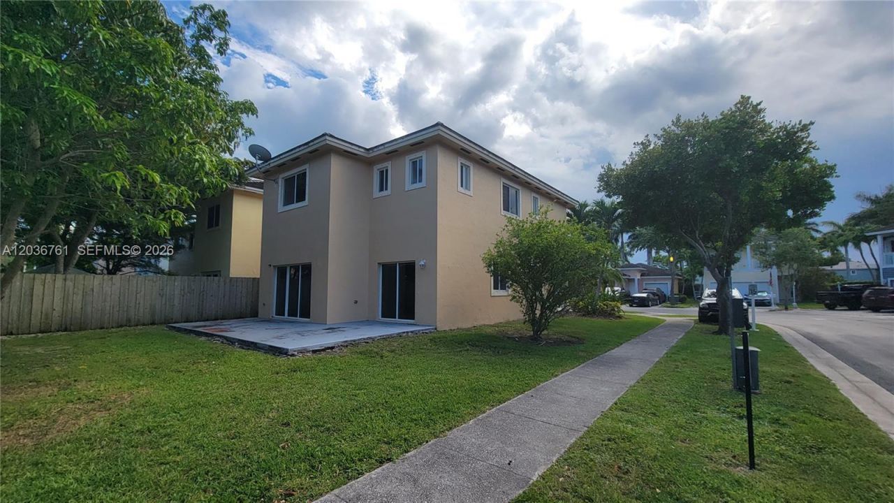 391 NE 33rd Ter , Homestead, FL 33033 Photo