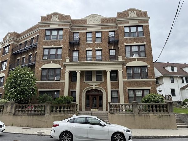 32 Sidlaw Rd, Unit 5, Boston, MA 02135