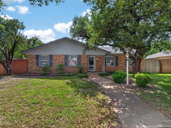 2935 Rolling Hills Drive, Carrollton, TX 75007
