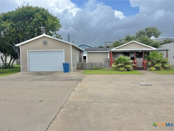 101 Cassie Street, Port O'Connor, TX 77982