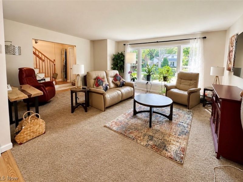 1967 Temblethurst Road, South Euclid, OH 44121 Photo 3