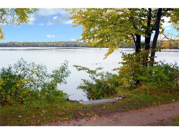 1 Raccoon Road , North Oaks, MN 55127