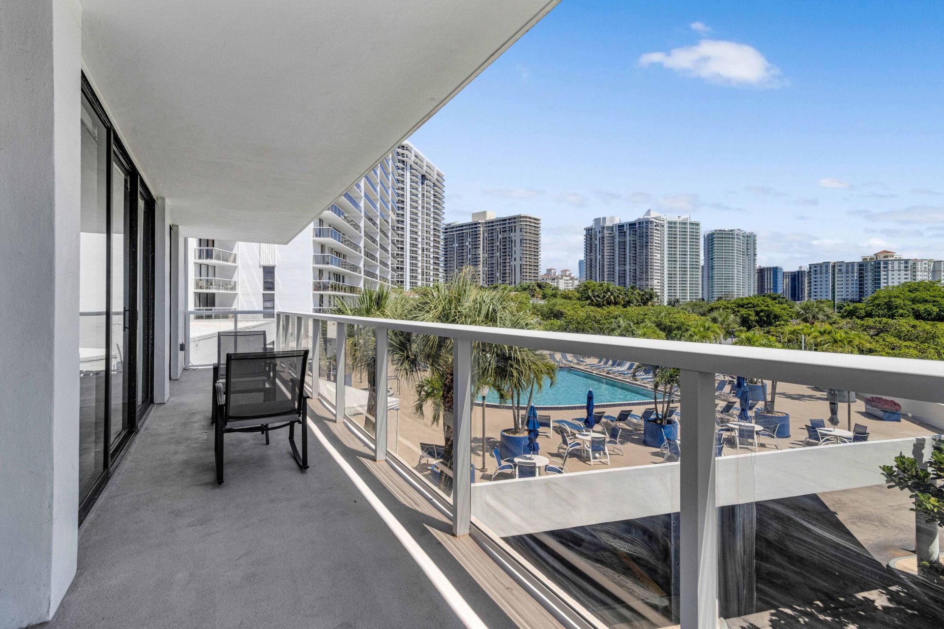 3701 N Country Club Drive, Unit 404, Aventura, FL 33180 Photo