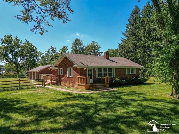 6772 Wells Road, Petersburg, MI 00000
