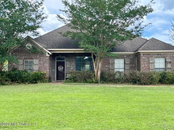 211 Tucker Drive, Brandon, MS 39042