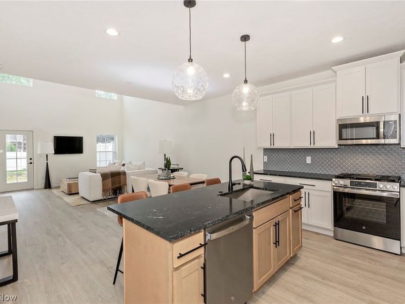 5059 Shepherds Glen, Willoughby, OH 44094 Photo 6