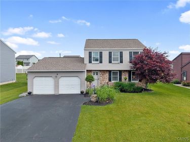 5079 Homeview Drive , Liverpool, NY 13088