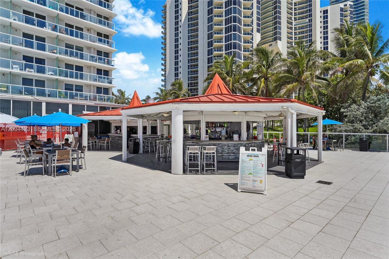 19201 Collins Ave , Unit 827, Sunny Isles Beach, FL 33160 Photo