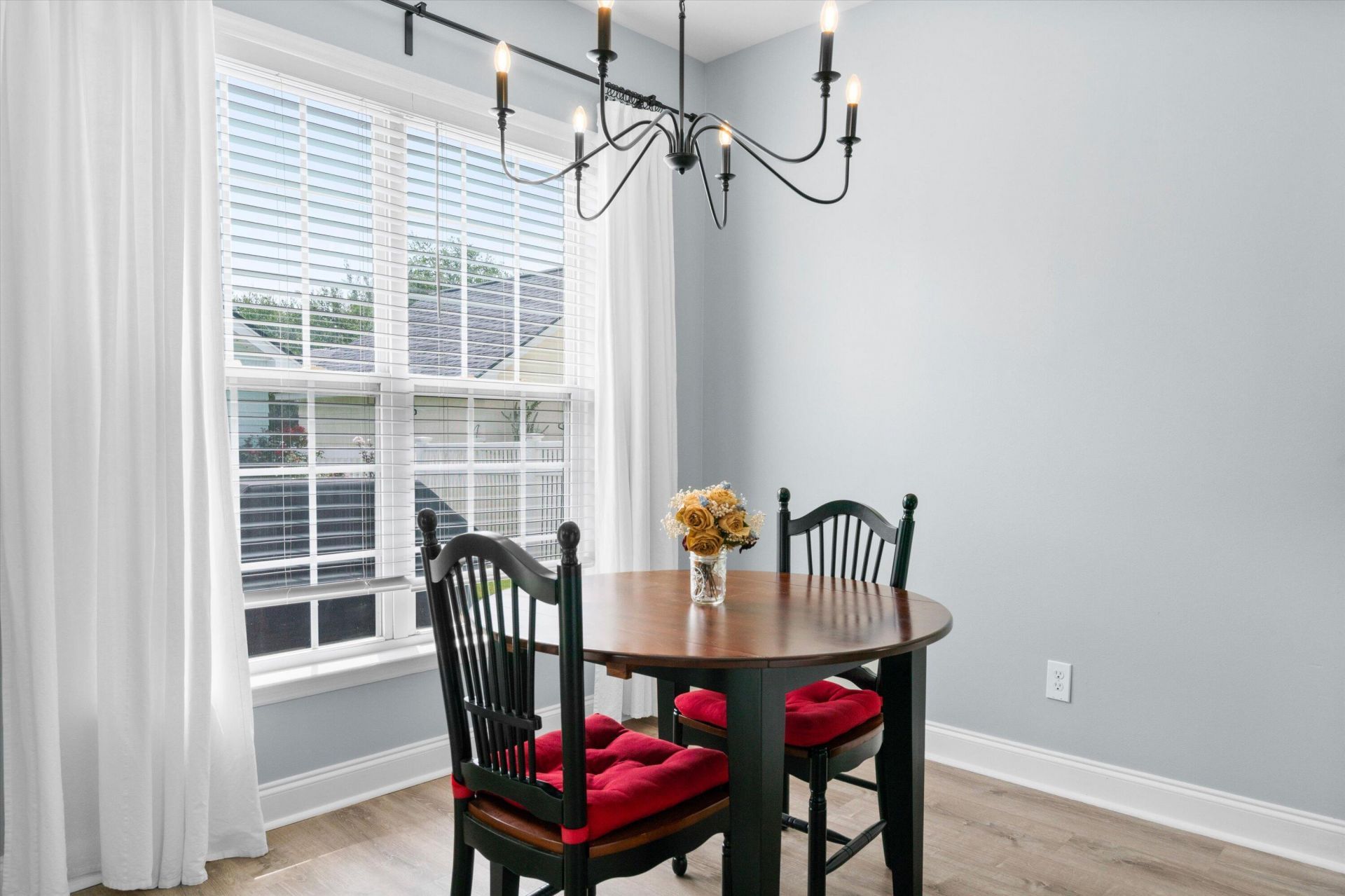 319 Pimpernel Street Photo 8