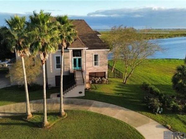 1056 Peninsula Drive, Slidell, LA 70460