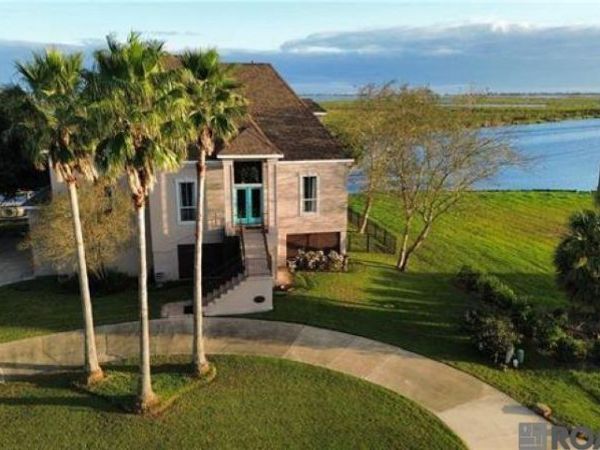 1056 Peninsula Drive, Slidell, LA 70460