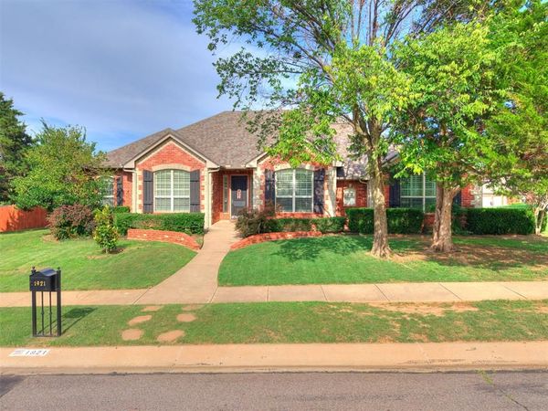 1921 Hallbrooke Drive, Norman, OK 73071