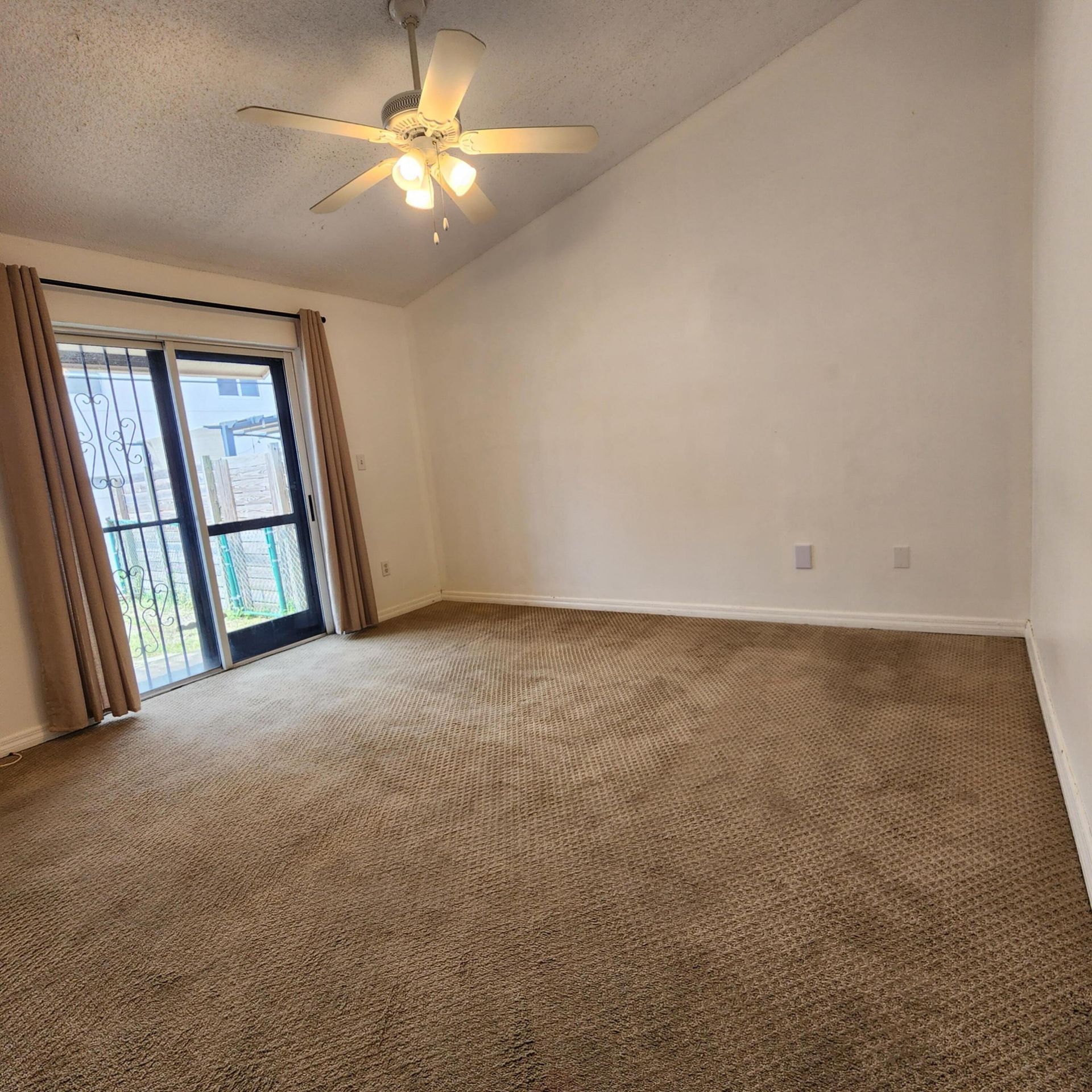 500 NE 3rd Street, Unit 109, Hallandale, FL 33009 Photo