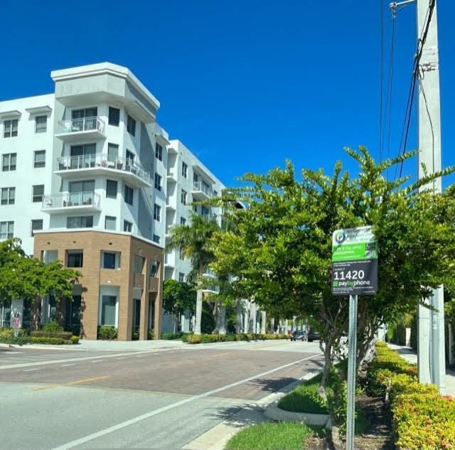 500 NE 3rd Street, Unit 109, Hallandale, FL 33009 Photo