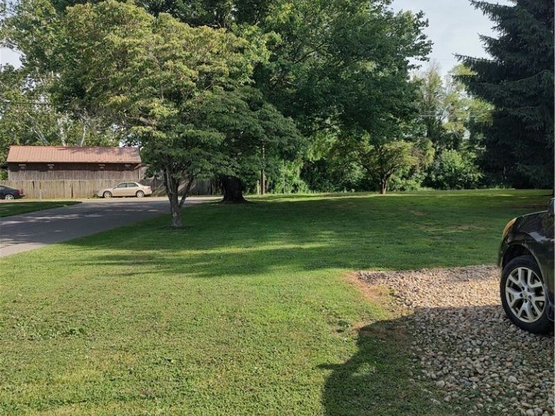 828 E State Street, Newcomerstown, OH 43832 Photo 4