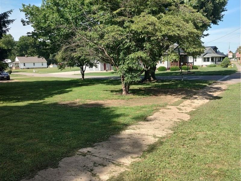 828 E State Street, Newcomerstown, OH 43832 Photo 5