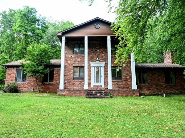 711 Dutch Hill Rd , Oakdale, PA 15071