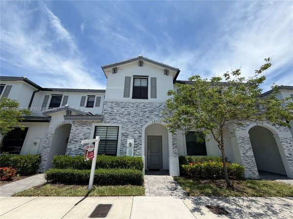 28710 SW 133rd Ct , Homestead, FL 33033