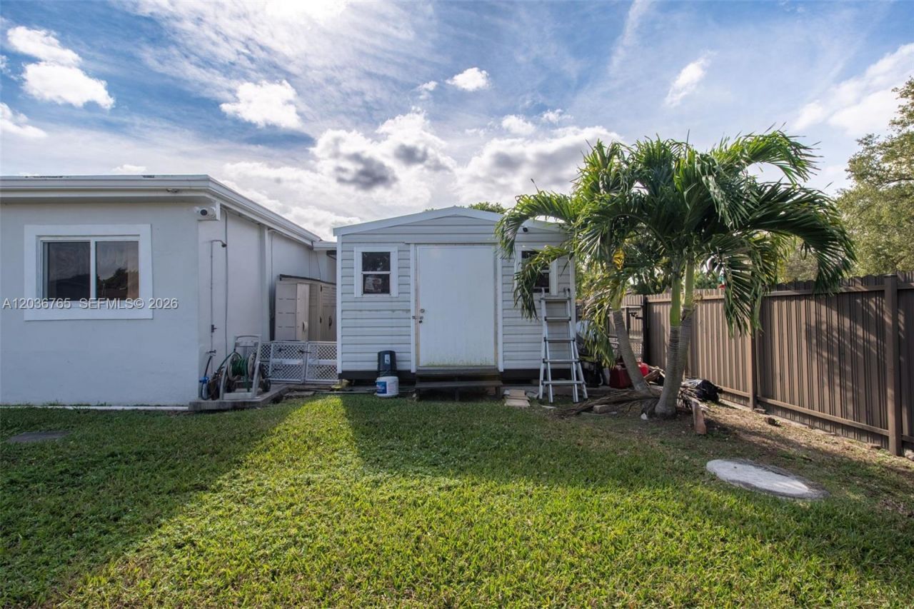 10431 SW 93rd St , Miami, FL 33176 Photo