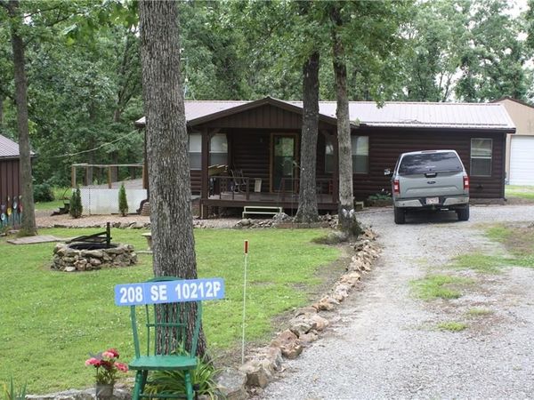 208 SE 10212 P Lane, Deepwater, MO 64740