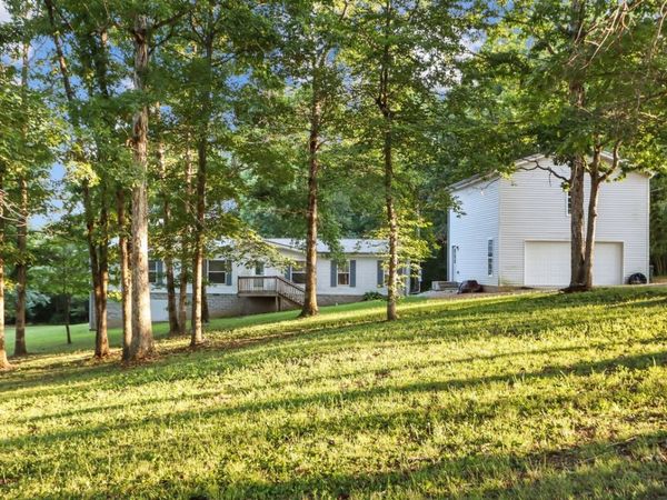 555 Fire Tower Rd , Dickson, TN 37055