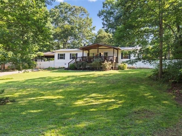 5512 Hemlock Court , Lula, GA 30554
