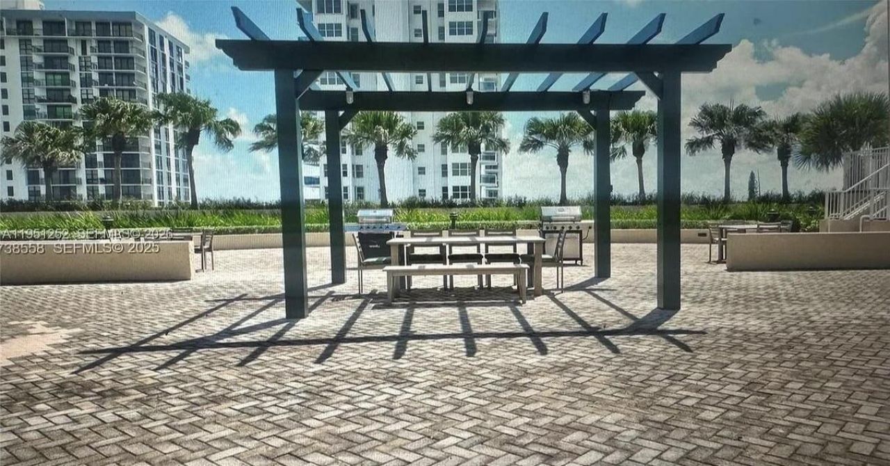 3020 NE 32nd Avenue, Unit 817, Fort Lauderdale, FL 33308 Photo